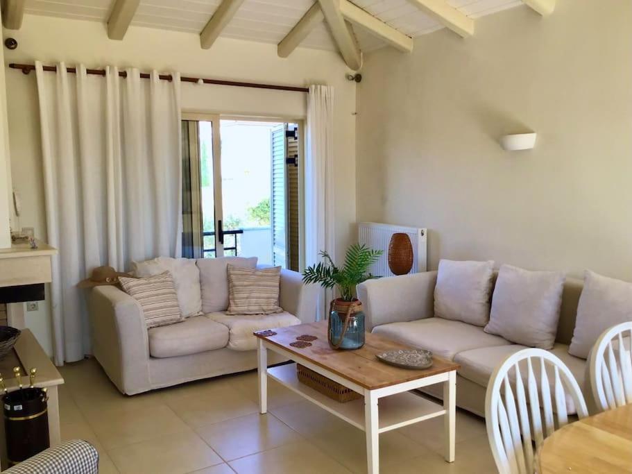 Sea Breeze - Home With A View Bouzaíika Exterior foto